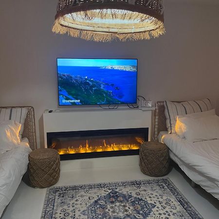 Beach Front Apartment Gibraltar Bagian luar foto