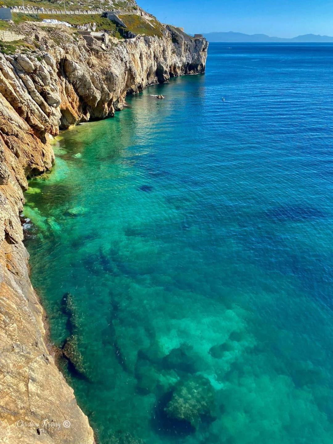 Beach Front Apartment Gibraltar Bagian luar foto