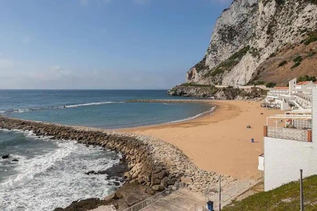 Beach Front Apartment Gibraltar Bagian luar foto