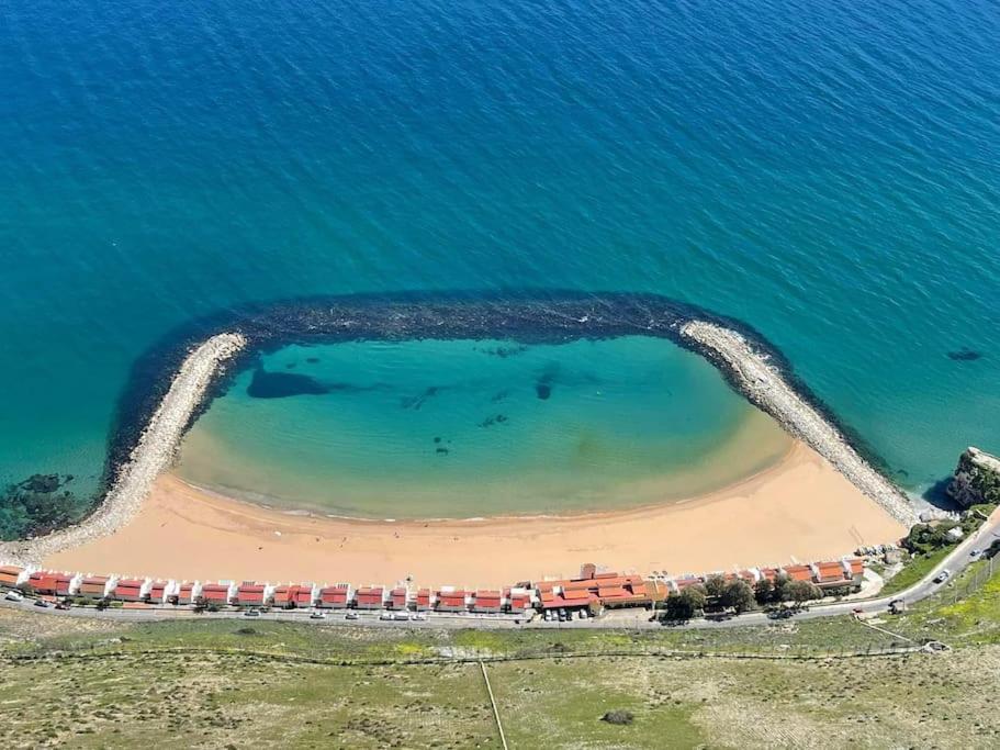 Beach Front Apartment Gibraltar Bagian luar foto