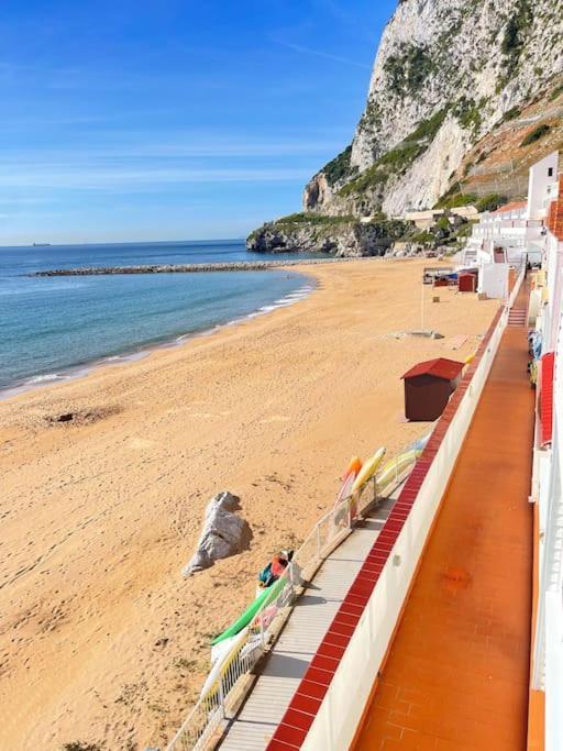 Beach Front Apartment Gibraltar Bagian luar foto