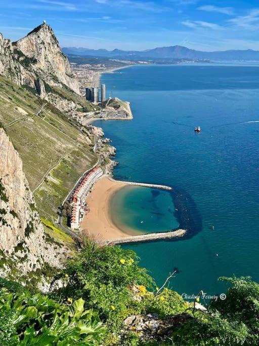 Beach Front Apartment Gibraltar Bagian luar foto